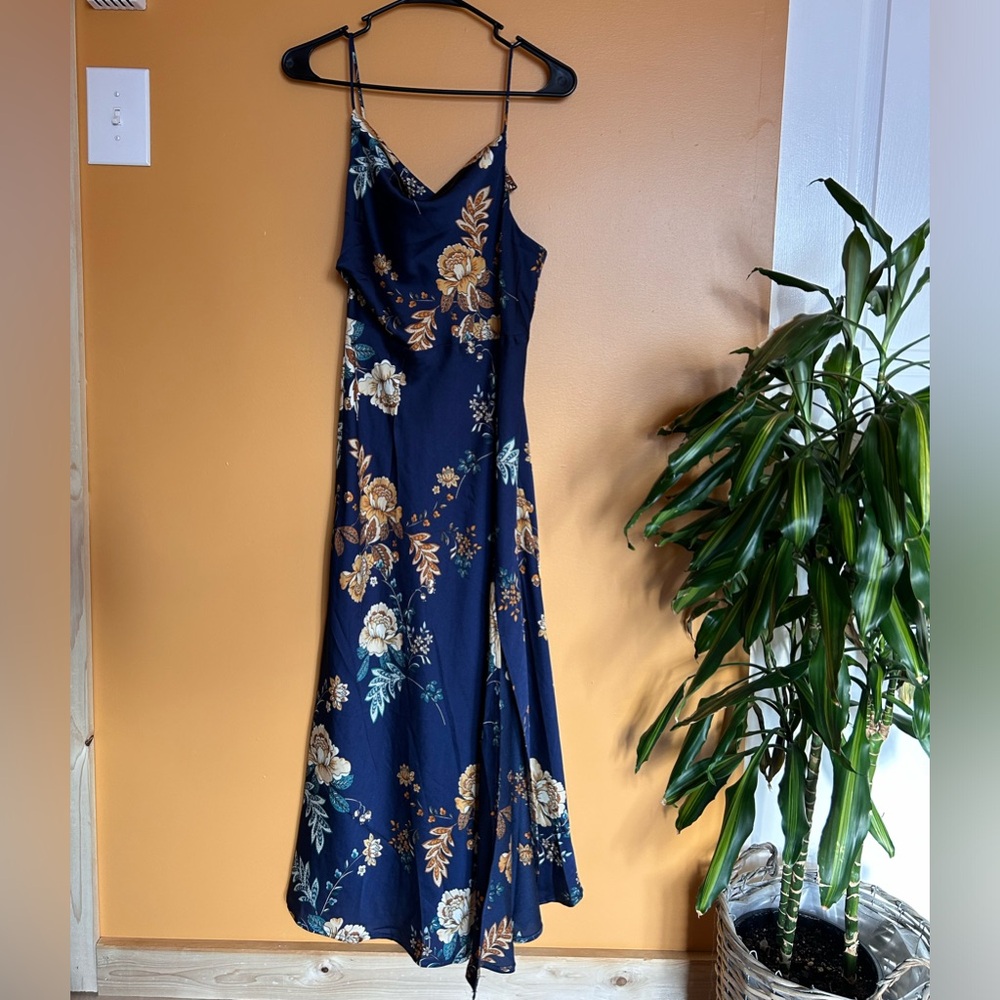 ✨NWT✨Hello Molly Atlas Maxi Dress Navy, Size Large